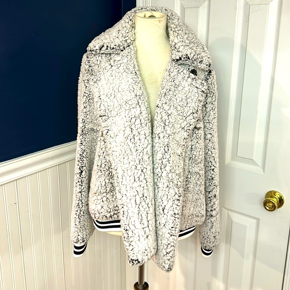 Jack by BBDakota Sherpa Size M NWOT